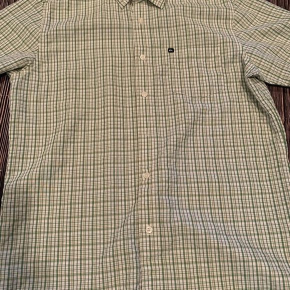 Bundle of 2 Quicksilver button-down shirts 
Size M - Picture 2 of 11